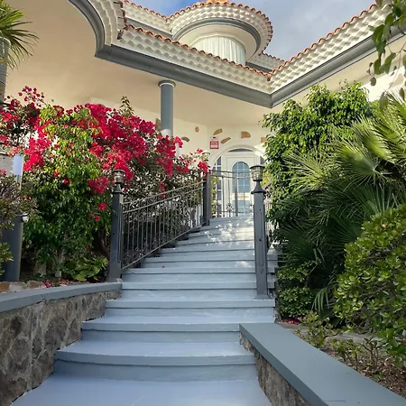 Villa Maravilla With Sea Views *